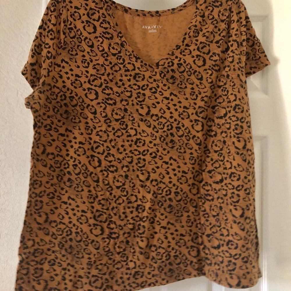 Ava Viv plus size soft v-neck animal print tee